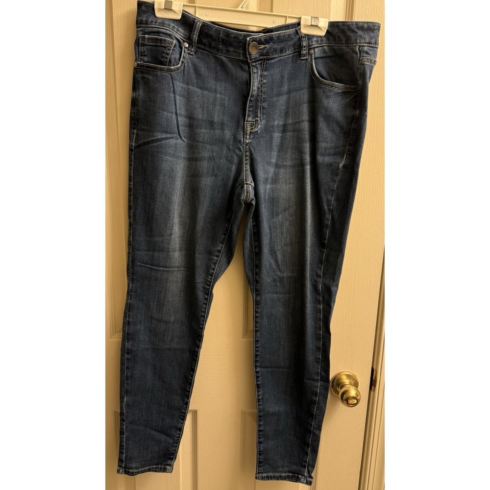 Lane Bryant Jeans Mid Rise Skinny Signature Fit Flex Magic Waistband Size 16